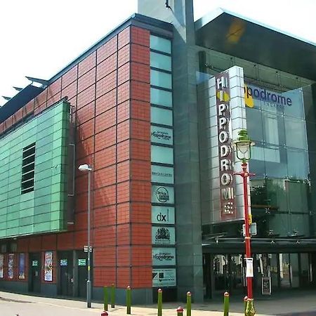 Suavis Apartment Birmingham Bagian luar foto